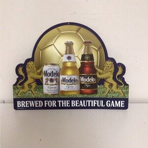 Modelo Especial Modelo negra soccer beer metal tin sign